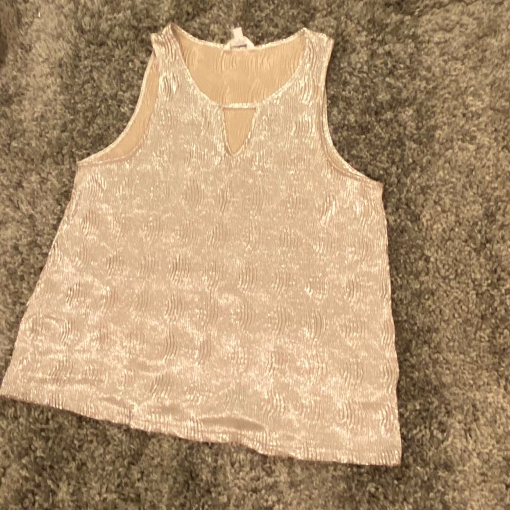 Gold sleeveless shirt